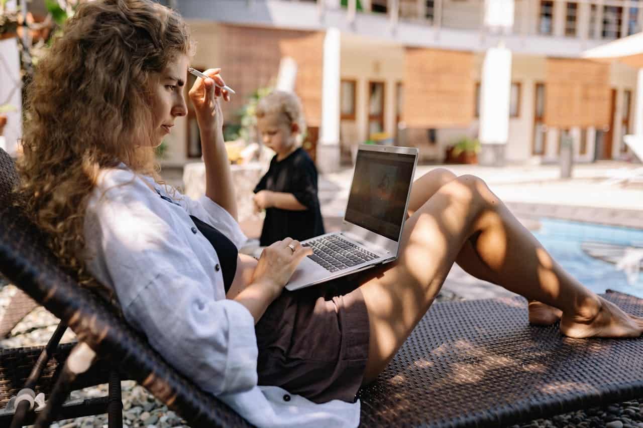 Side Hustles for Single Moms